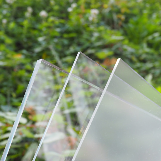 Immer an Lager: Acrylglas Glanz in 4 und 8mm, oder Matt in 3mm