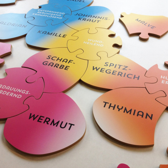 Bedrucktes MDF konturgeschnitten in Puzzleteile